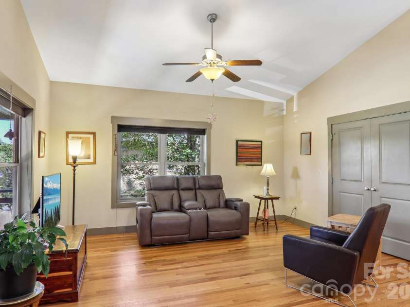 137 Sulphur Springs Road, Asheville, NC 28806.  MLS# CAR4417643, YatesRealty ID 46992. 