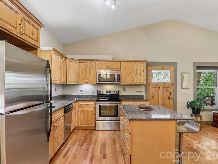 137 Sulphur Springs Road, Asheville, NC 28806.  MLS# CAR4417643, YatesRealty ID 46992. 