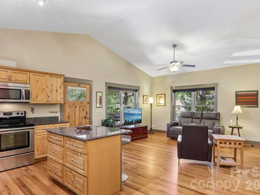 137 Sulphur Springs Road, Asheville, NC 28806.  MLS# CAR4417643, YatesRealty ID 46992. 
