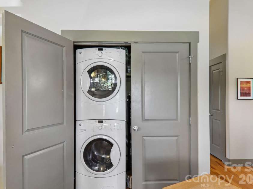 137 Sulphur Springs Road, Asheville, NC 28806.  MLS# CAR4417643, YatesRealty ID 46992. 