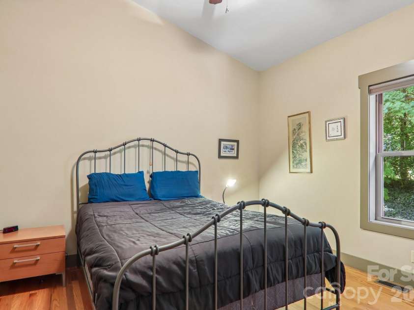 137 Sulphur Springs Road, Asheville, NC 28806.  MLS# CAR4417643, YatesRealty ID 46992. 