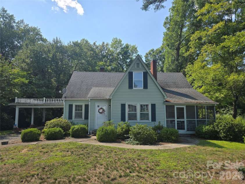 181 Williamson Street, Troy, NC 27371.  MLS# CAR4418511, YatesRealty ID 46993. 