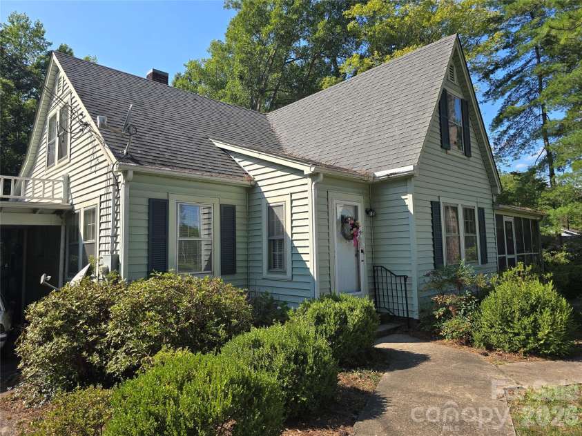 181 Williamson Street, Troy, NC 27371.  MLS# CAR4418511, YatesRealty ID 46993. 