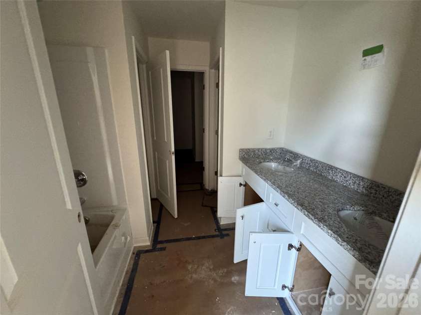 3503 Deacon Lane, Denver, NC 28037.  MLS# CAR4418657, YatesRealty ID 46994. Bath