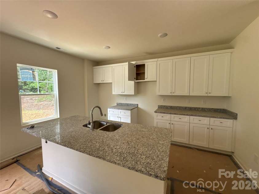 3503 Deacon Lane, Denver, NC 28037.  MLS# CAR4418657, YatesRealty ID 46994. Kitchen