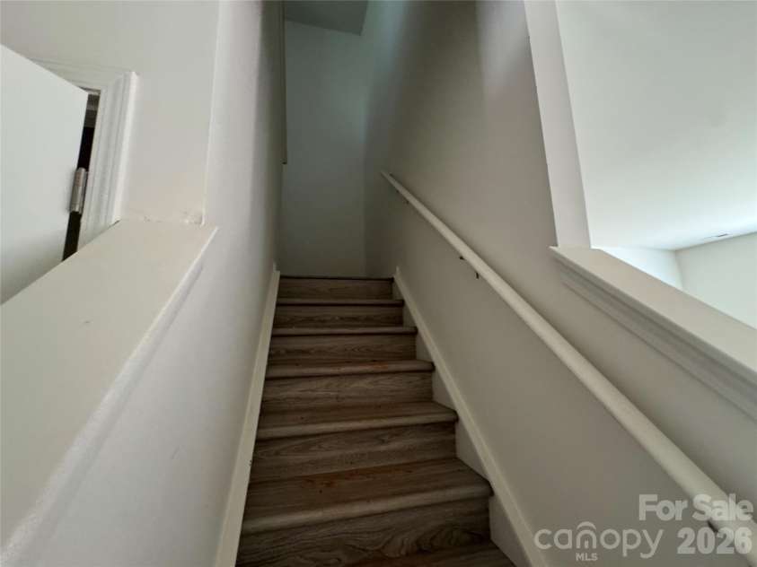 3503 Deacon Lane, Denver, NC 28037.  MLS# CAR4418657, YatesRealty ID 46994. Stairs