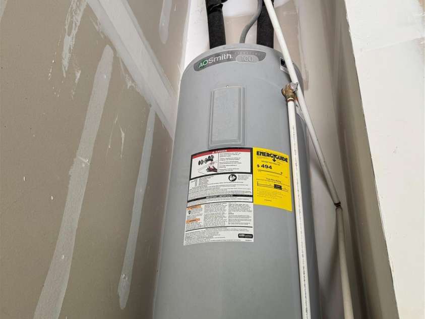 3503 Deacon Lane, Denver, NC 28037.  MLS# CAR4418657, YatesRealty ID 46994. Water Heater