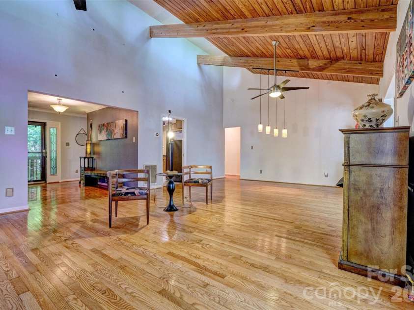 9 Cove Road, Lake Wylie, SC 29710.  MLS# CAR4418625, YatesRealty ID 46996. 