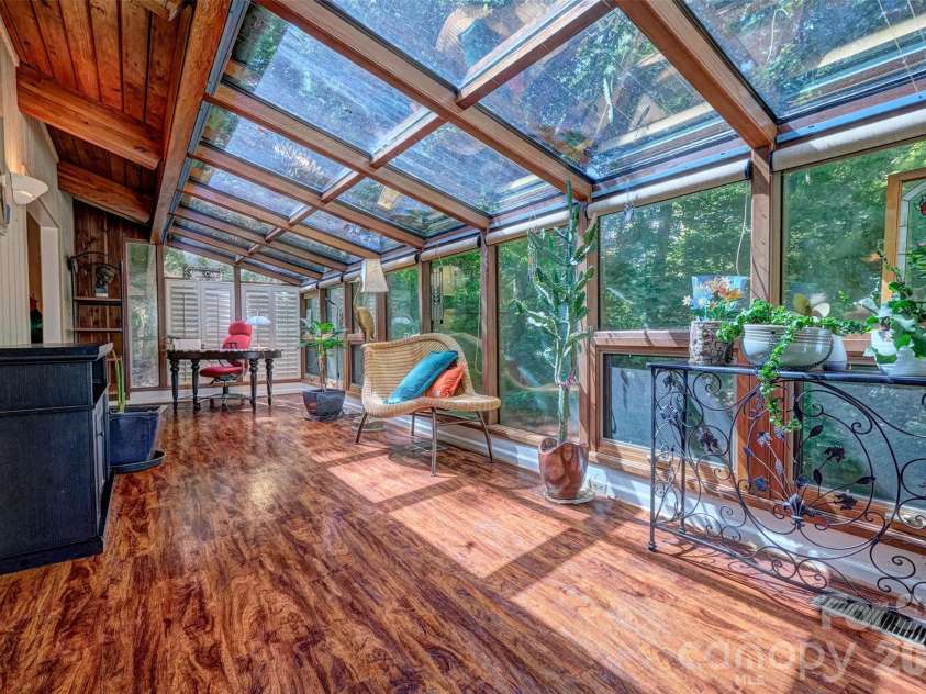 9 Cove Road, Lake Wylie, SC 29710.  MLS# CAR4418625, YatesRealty ID 46996. 