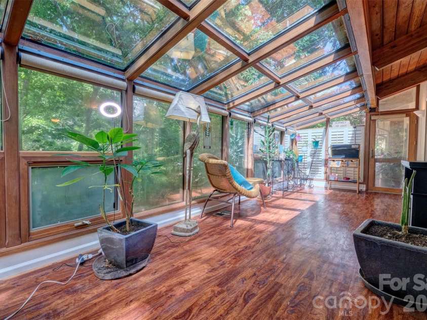 9 Cove Road, Lake Wylie, SC 29710.  MLS# CAR4418625, YatesRealty ID 46996. 