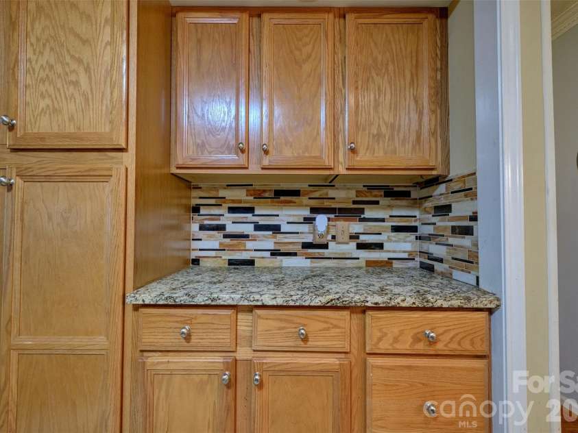 9 Cove Road, Lake Wylie, SC 29710.  MLS# CAR4418625, YatesRealty ID 46996. 