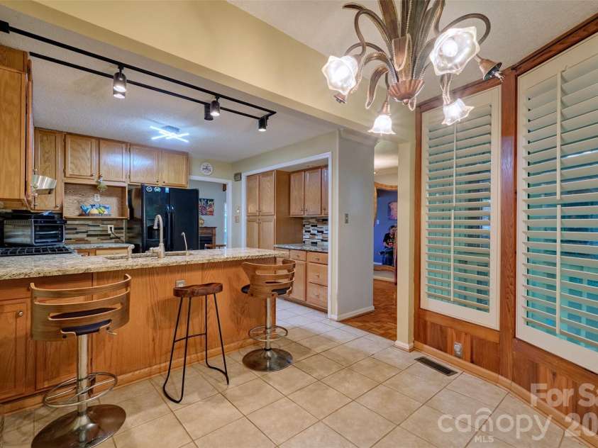 9 Cove Road, Lake Wylie, SC 29710.  MLS# CAR4418625, YatesRealty ID 46996. 