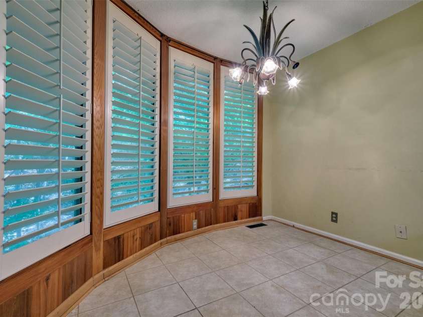 9 Cove Road, Lake Wylie, SC 29710.  MLS# CAR4418625, YatesRealty ID 46996. 