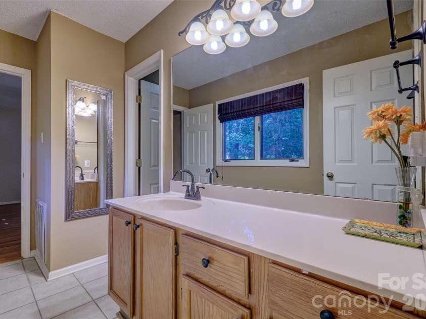 9 Cove Road, Lake Wylie, SC 29710.  MLS# CAR4418625, YatesRealty ID 46996. 