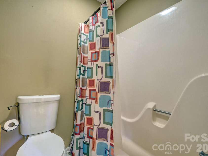 9 Cove Road, Lake Wylie, SC 29710.  MLS# CAR4418625, YatesRealty ID 46996. 