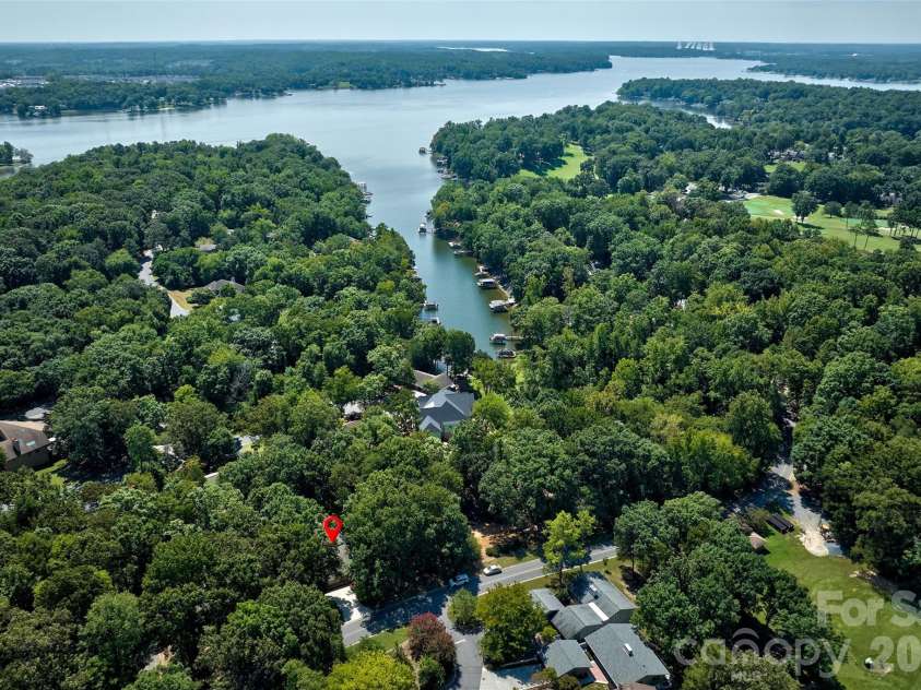 9 Cove Road, Lake Wylie, SC 29710.  MLS# CAR4418625, YatesRealty ID 46996. 