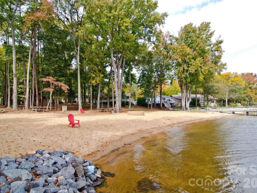 9 Cove Road, Lake Wylie, SC 29710.  MLS# CAR4418625, YatesRealty ID 46996. 