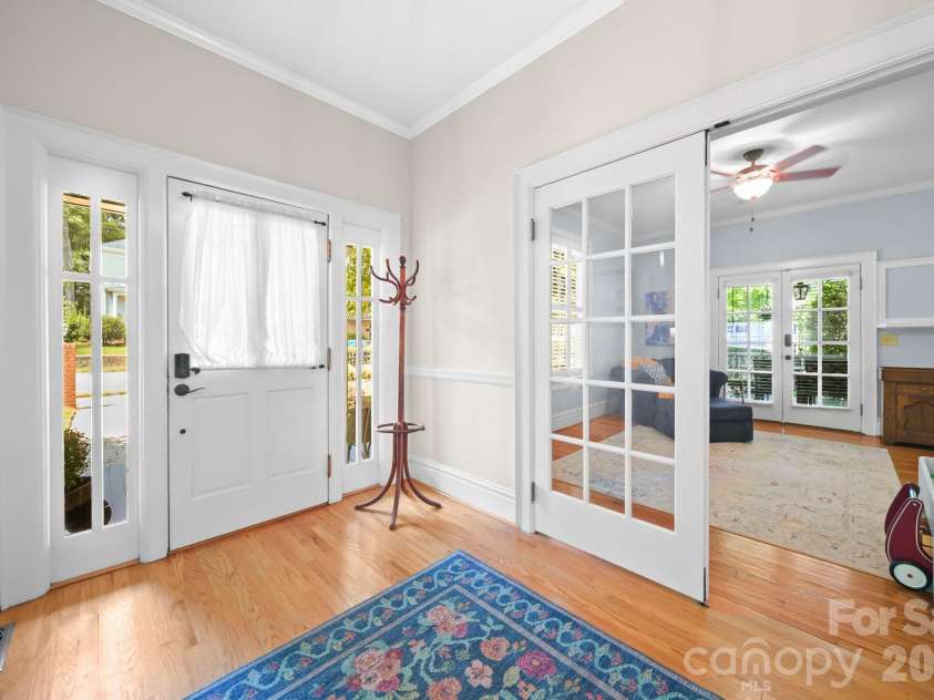 424 York Street, Gastonia, NC 28052.  MLS# CAR4417624, YatesRealty ID 46997. 