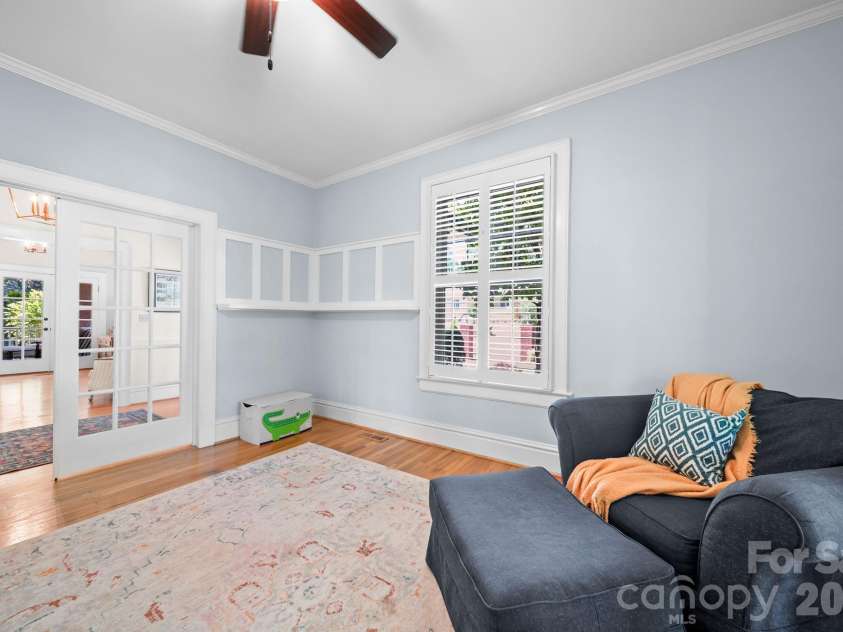 424 York Street, Gastonia, NC 28052.  MLS# CAR4417624, YatesRealty ID 46997. 