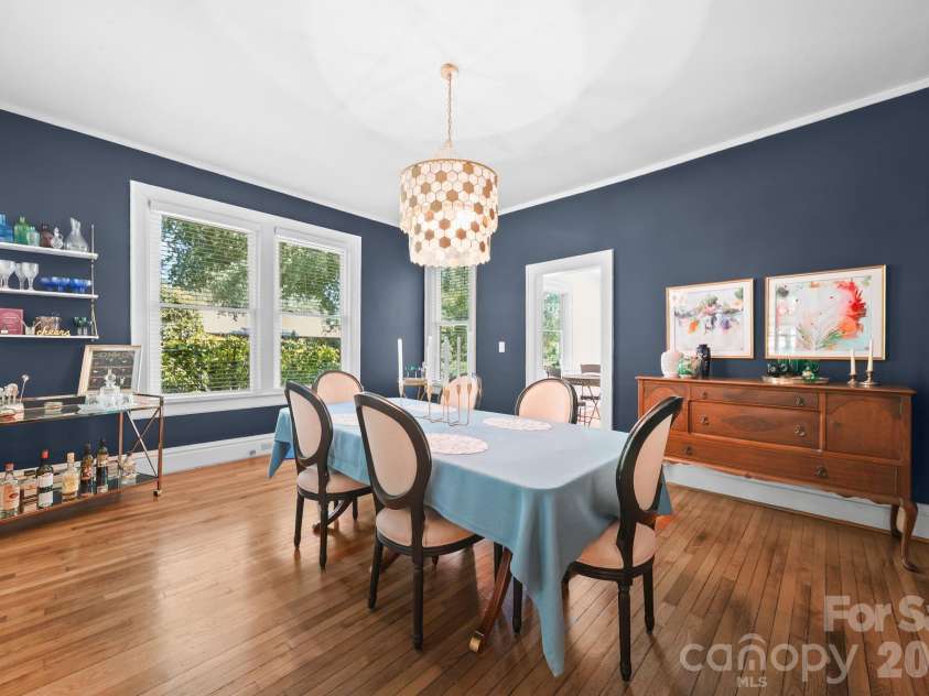 424 York Street, Gastonia, NC 28052.  MLS# CAR4417624, YatesRealty ID 46997. 