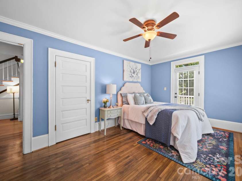 424 York Street, Gastonia, NC 28052.  MLS# CAR4417624, YatesRealty ID 46997. 