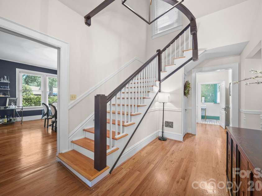 424 York Street, Gastonia, NC 28052.  MLS# CAR4417624, YatesRealty ID 46997. 