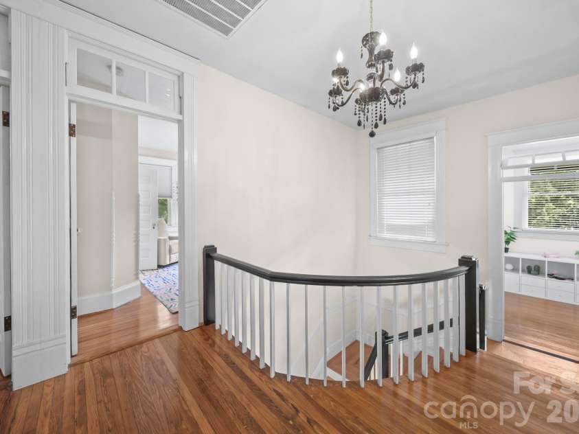 424 York Street, Gastonia, NC 28052.  MLS# CAR4417624, YatesRealty ID 46997. 