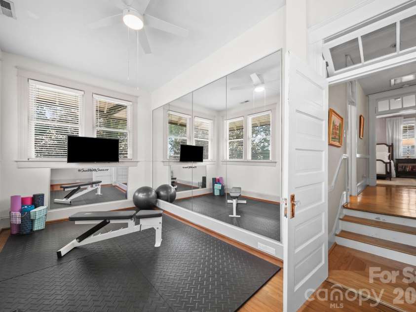 424 York Street, Gastonia, NC 28052.  MLS# CAR4417624, YatesRealty ID 46997. 