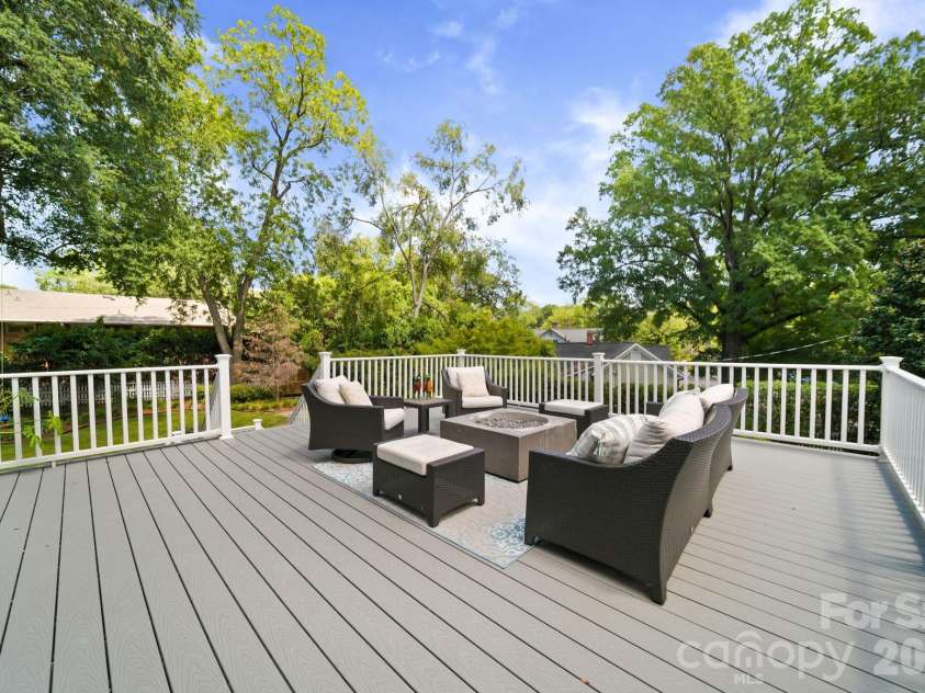 424 York Street, Gastonia, NC 28052.  MLS# CAR4417624, YatesRealty ID 46997. 