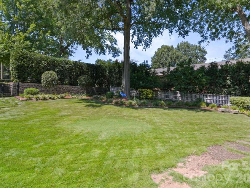 424 York Street, Gastonia, NC 28052.  MLS# CAR4417624, YatesRealty ID 46997. 