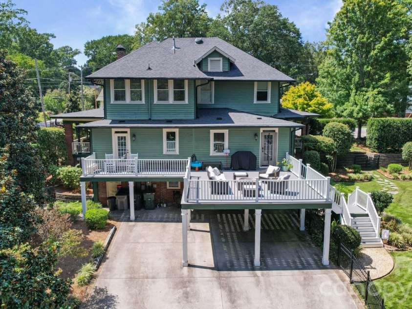 424 York Street, Gastonia, NC 28052.  MLS# CAR4417624, YatesRealty ID 46997. 