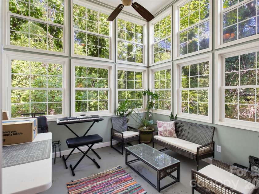 5675 Sweetbriar Road, Pfafftown, NC 27040.  MLS# CAR4418441, YatesRealty ID 46998. 