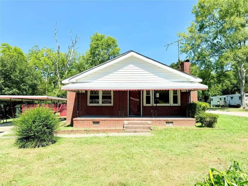 213 Jewel Street, Chester, SC 29706.  MLS# CAR4418736, YatesRealty ID 46999. 