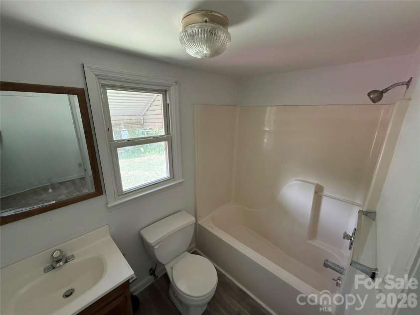 213 Jewel Street, Chester, SC 29706.  MLS# CAR4418736, YatesRealty ID 46999. 