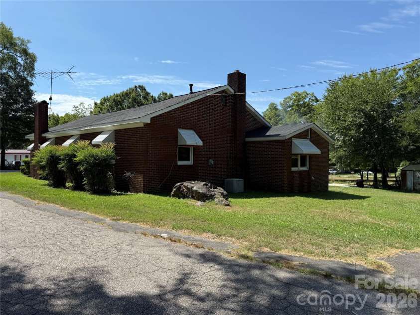 213 Jewel Street, Chester, SC 29706.  MLS# CAR4418736, YatesRealty ID 46999. 