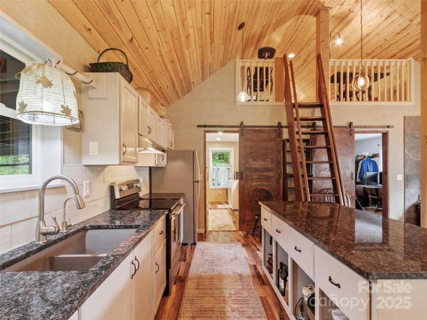 394 Af Simmons Road, Burnsville, NC 28714.  MLS# CAR4300885, YatesRealty ID 47. 