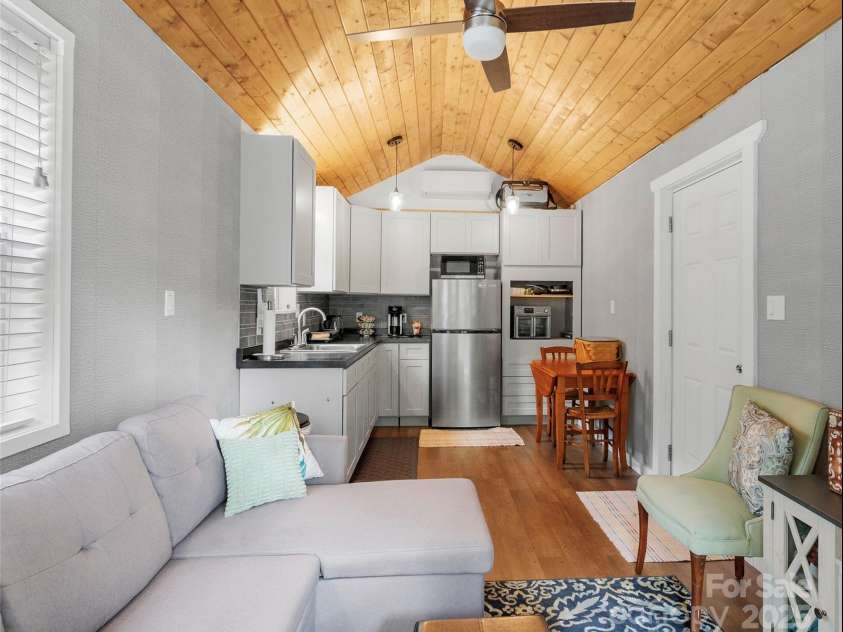 394 Af Simmons Road, Burnsville, NC 28714.  MLS# CAR4300885, YatesRealty ID 47. 