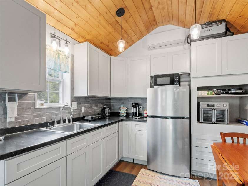 394 Af Simmons Road, Burnsville, NC 28714.  MLS# CAR4300885, YatesRealty ID 47. 