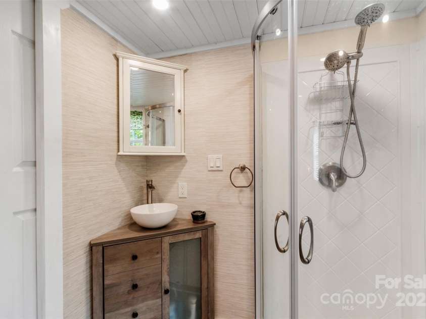 394 Af Simmons Road, Burnsville, NC 28714.  MLS# CAR4300885, YatesRealty ID 47. 