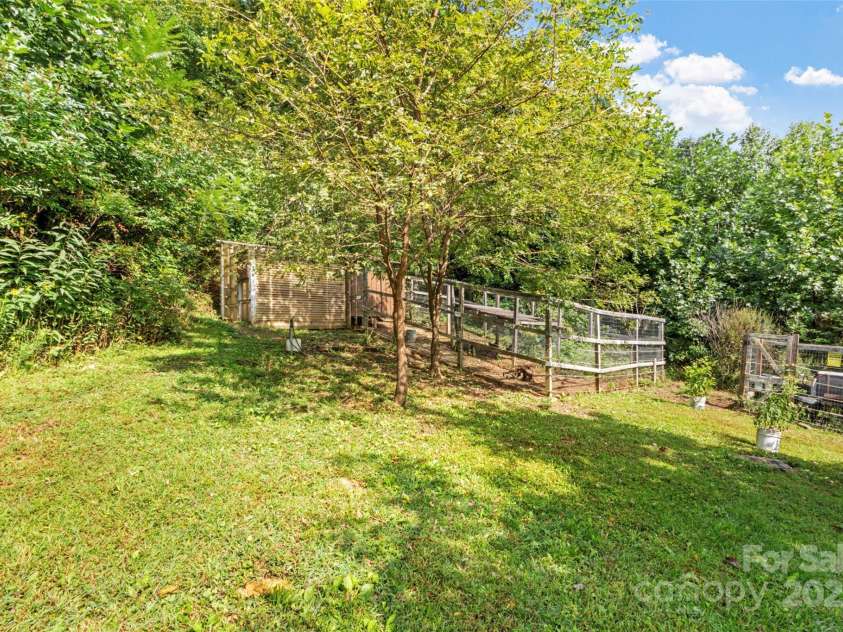 394 Af Simmons Road, Burnsville, NC 28714.  MLS# CAR4300885, YatesRealty ID 47. 