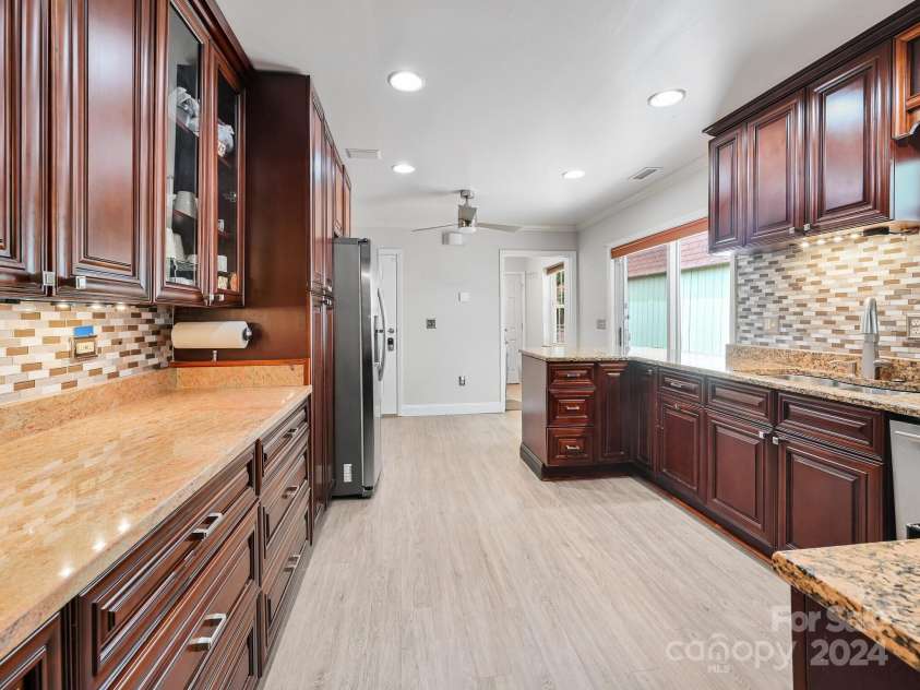 433 Lakey Gap Road, Black Mountain, NC 28711.  MLS# CAR4145724, YatesRealty ID 470. 