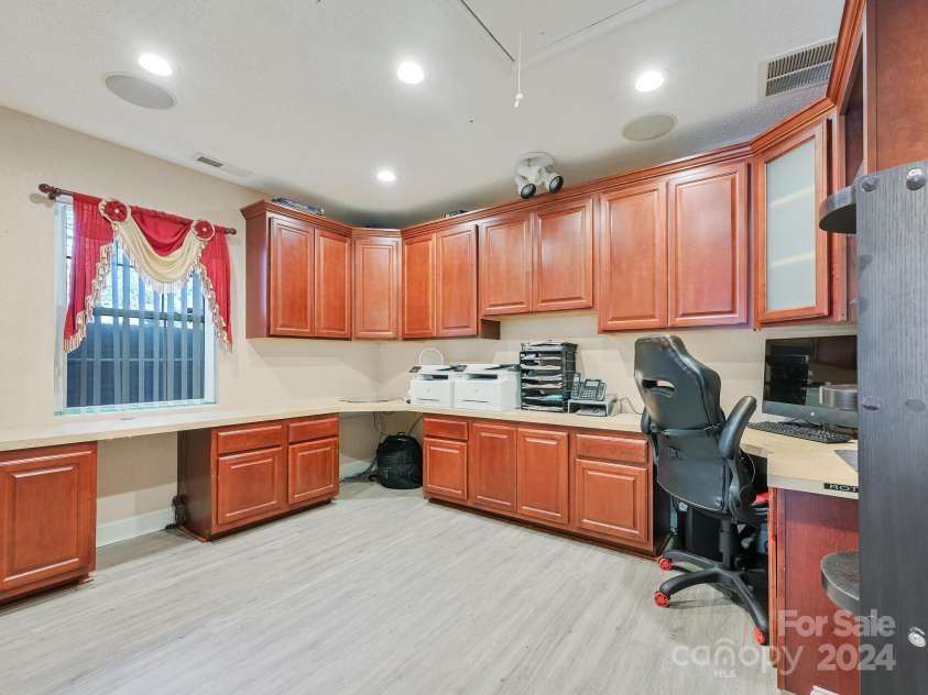 433 Lakey Gap Road, Black Mountain, NC 28711.  MLS# CAR4145724, YatesRealty ID 470. 