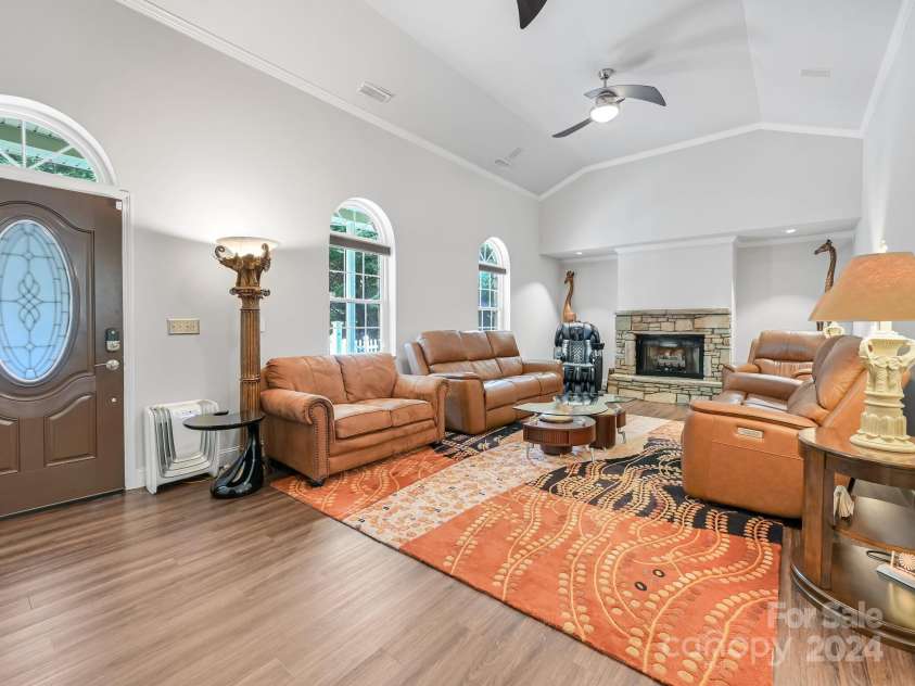 433 Lakey Gap Road, Black Mountain, NC 28711.  MLS# CAR4145724, YatesRealty ID 470. Living Room