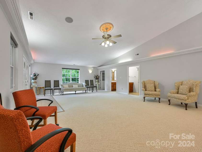 433 Lakey Gap Road, Black Mountain, NC 28711.  MLS# CAR4145724, YatesRealty ID 470. Loads of room!