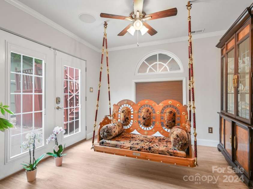 433 Lakey Gap Road, Black Mountain, NC 28711.  MLS# CAR4145724, YatesRealty ID 470. Sun Room