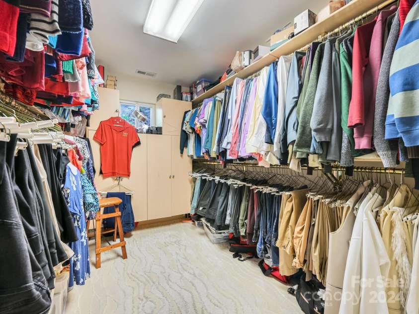 433 Lakey Gap Road, Black Mountain, NC 28711.  MLS# CAR4145724, YatesRealty ID 470. Walk in closet