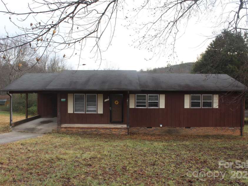 1156 Oak Forest Drive, Morganton, NC 28655.  MLS# CAR4326969, YatesRealty ID 4700. 