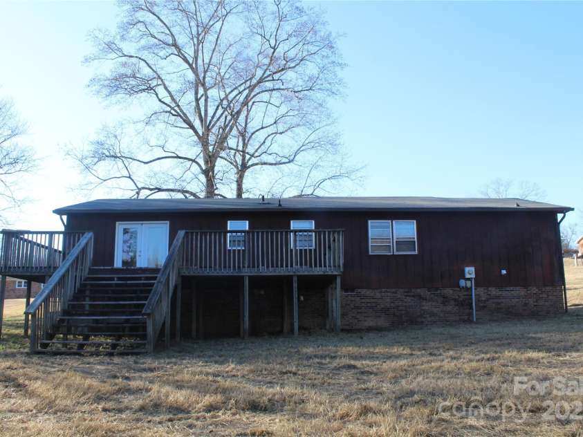 1156 Oak Forest Drive, Morganton, NC 28655.  MLS# CAR4326969, YatesRealty ID 4700. 