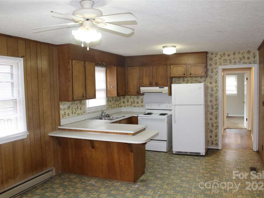 1156 Oak Forest Drive, Morganton, NC 28655.  MLS# CAR4326969, YatesRealty ID 4700. 