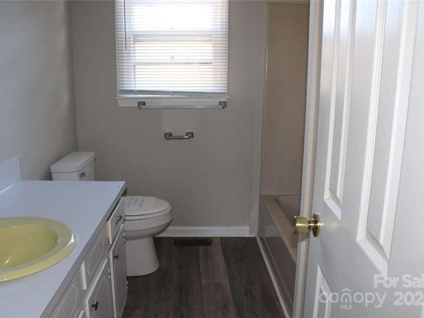 1156 Oak Forest Drive, Morganton, NC 28655.  MLS# CAR4326969, YatesRealty ID 4700. 